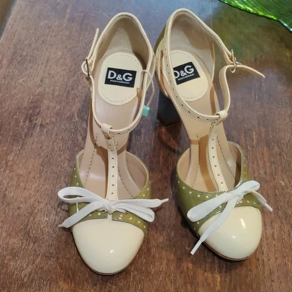 Dolce and Gabbana heels size 35 99GW20